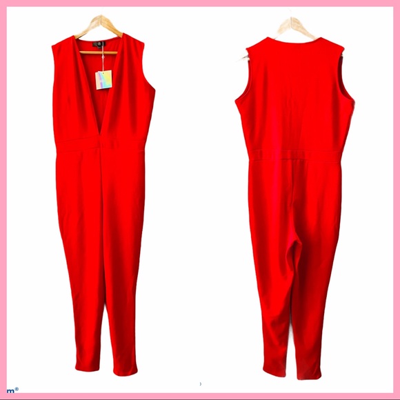 MISSGUIDED | NWT Plunge Front Red Jumpsuit - Picture 2 of 6